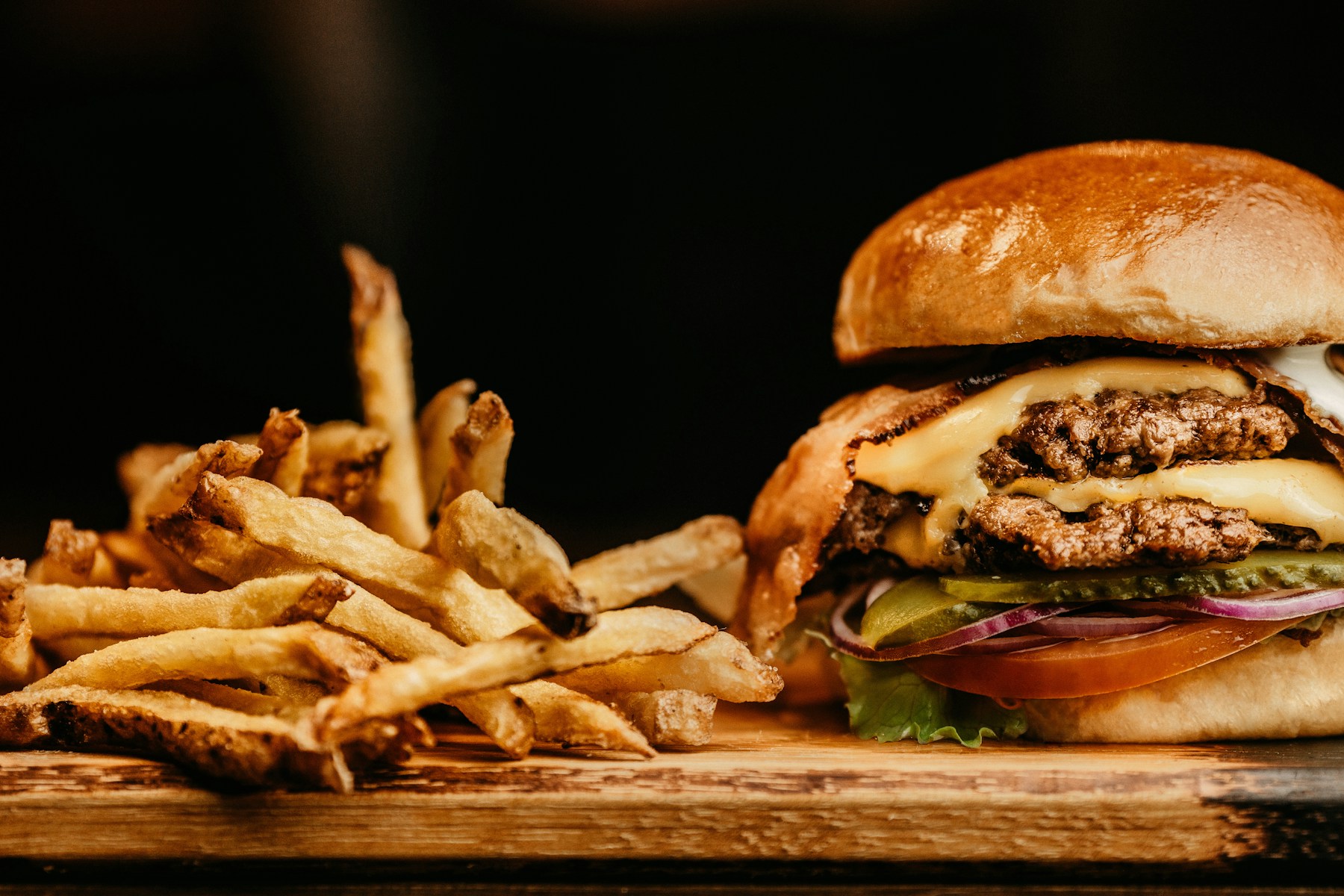 Burger et frites — photo d’ambiance Bar & Food